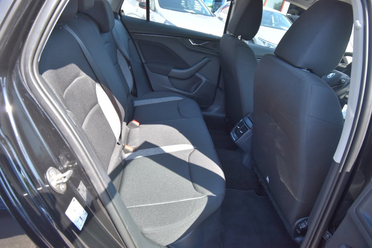 Vehicle Image 9