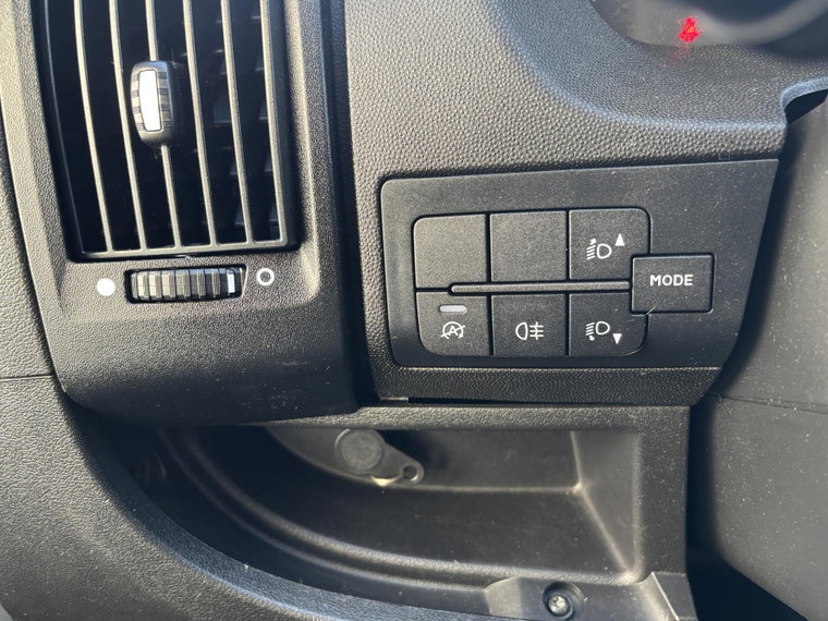 Vehicle Image 26