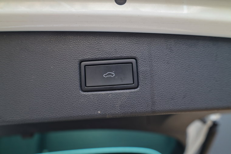 Vehicle Image 48