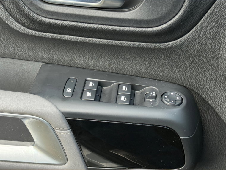 Vehicle Image 23