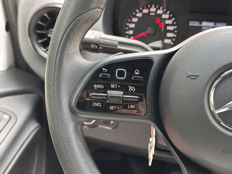 Vehicle Image 27