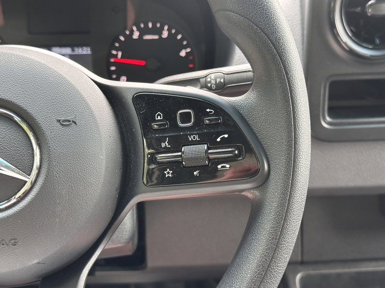 Vehicle Image 28