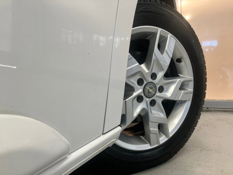 Vehicle Image 17
