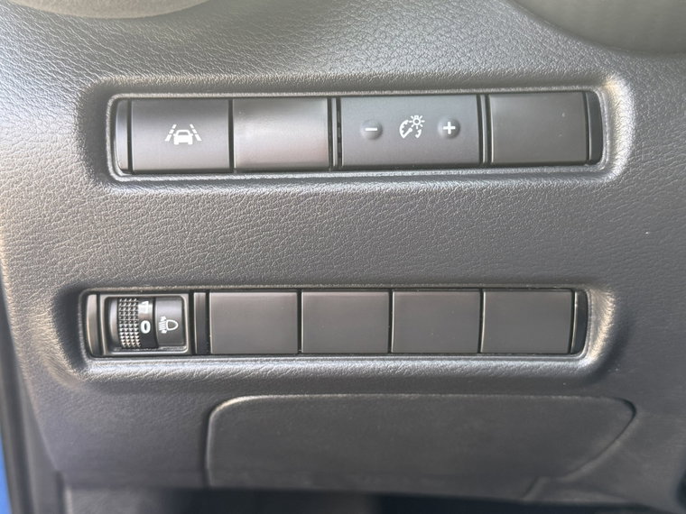 Vehicle Image 32