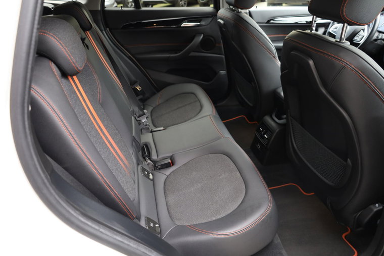 Vehicle Image 33