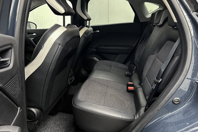 Vehicle Image 26