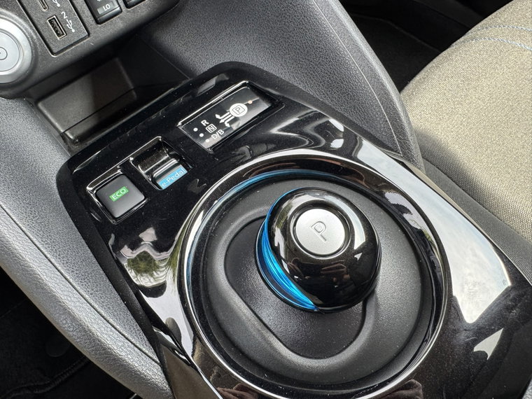 Vehicle Image 35