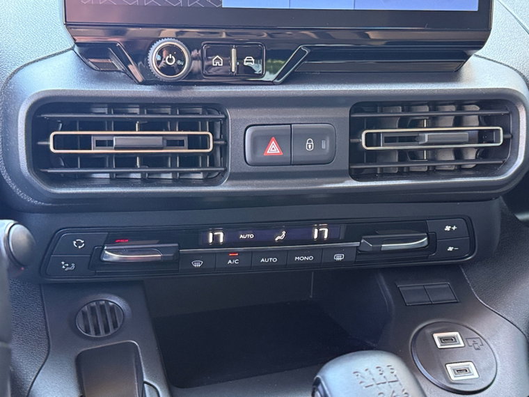 Vehicle Image 26