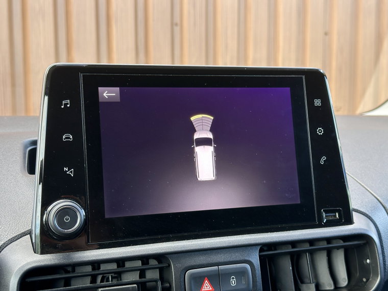 Vehicle Image 18