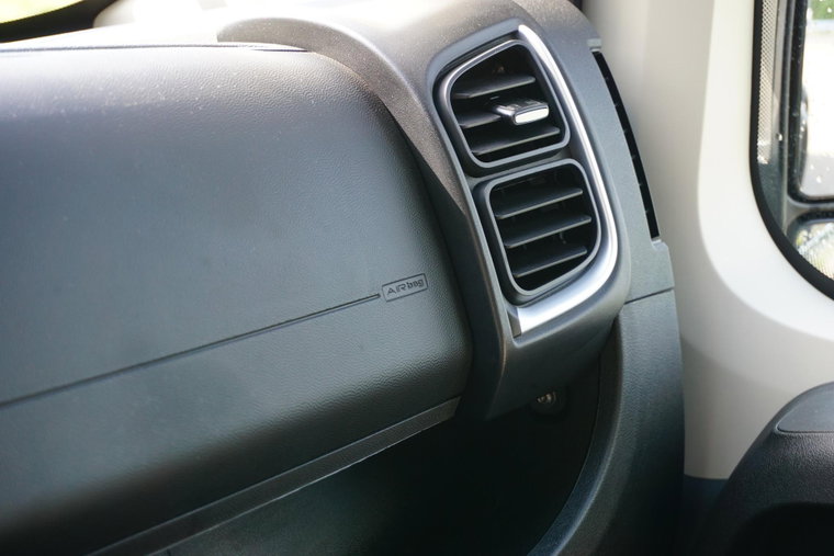 Vehicle Image 17