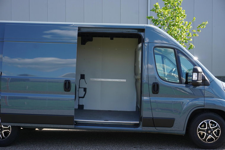 Vehicle Image 28
