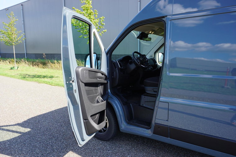 Vehicle Image 33