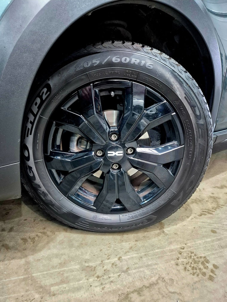 Vehicle Image 12