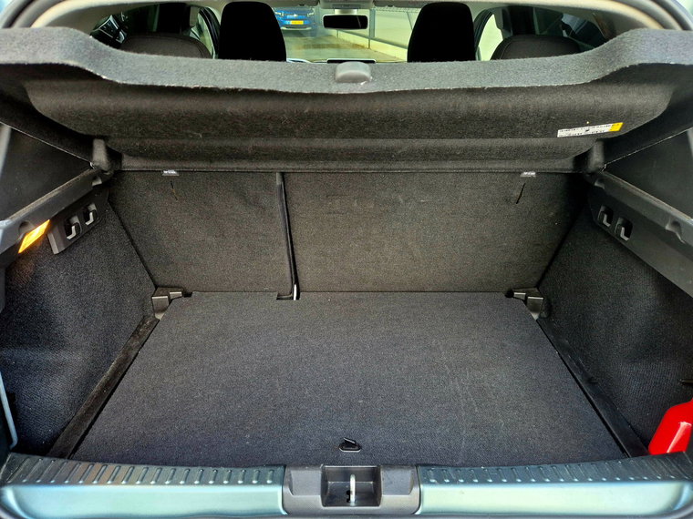 Vehicle Image 38