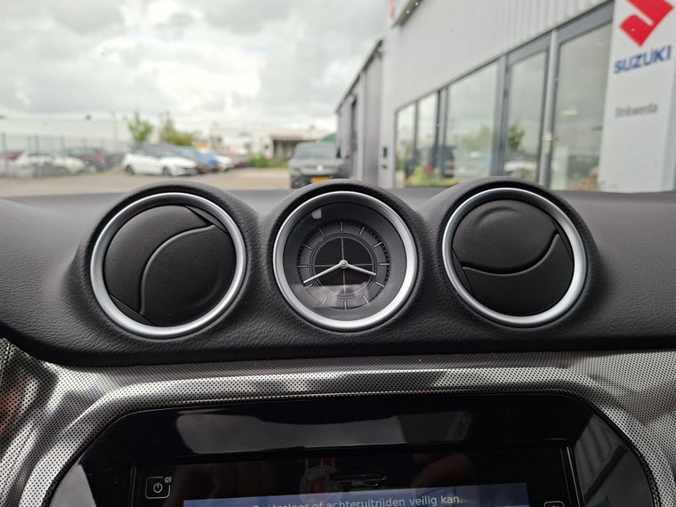 Vehicle Image 24