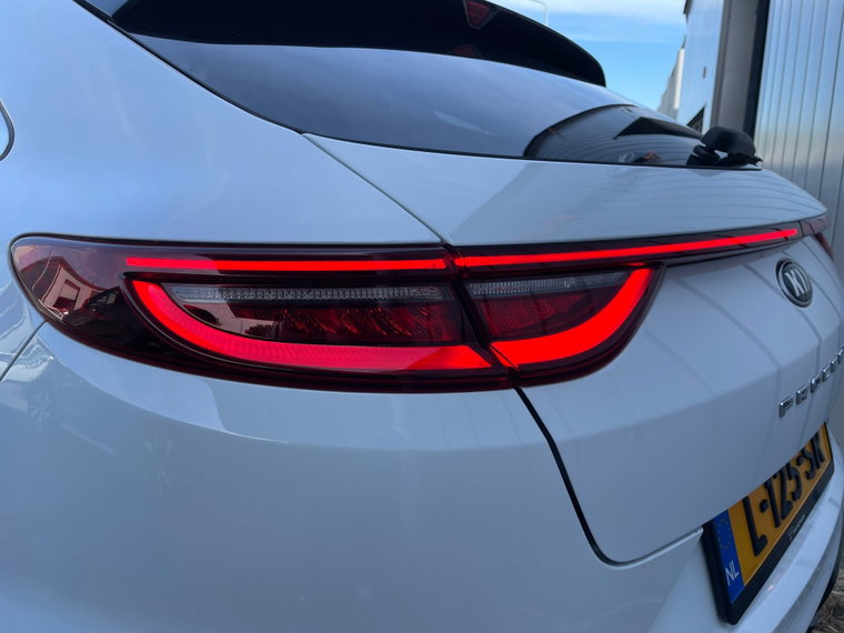Vehicle Image 32