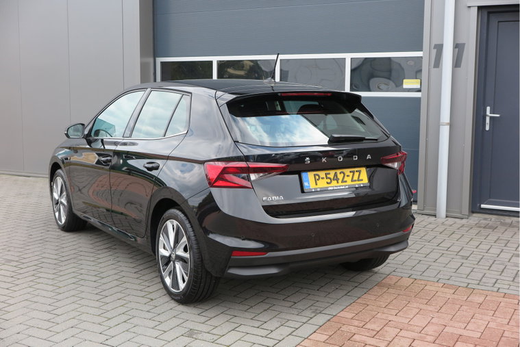 Vehicle Image 16