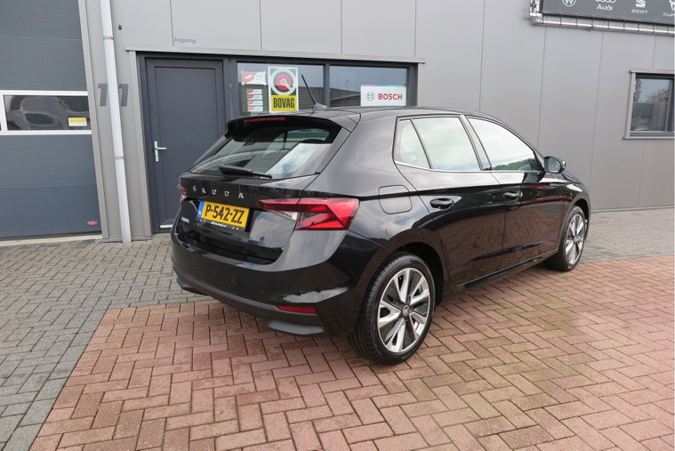 Vehicle Image 7
