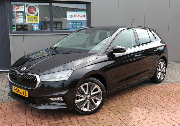 Vehicle Image 8