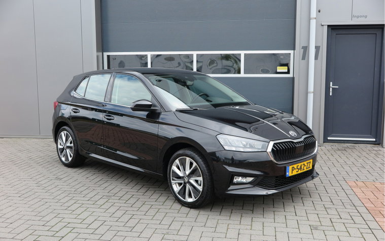 Vehicle Image 11