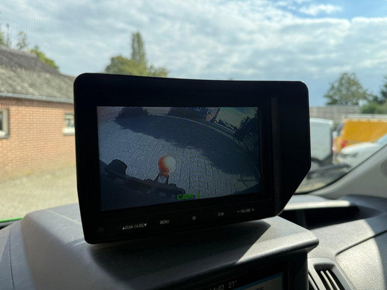 Vehicle Image 16
