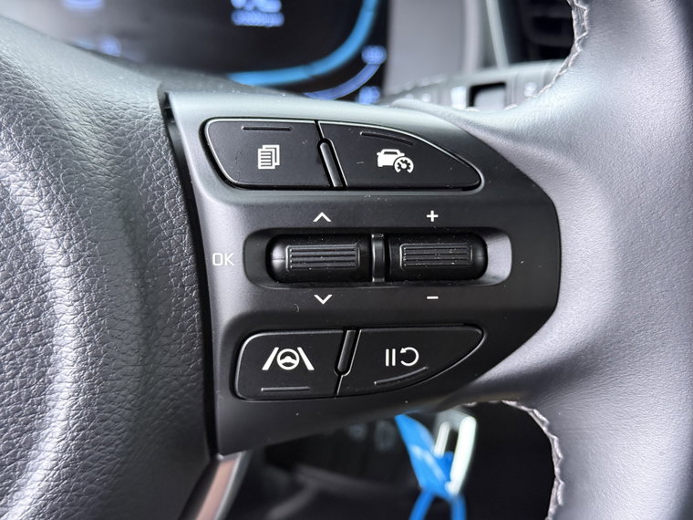 Vehicle Image 28