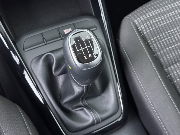 Vehicle Image 32