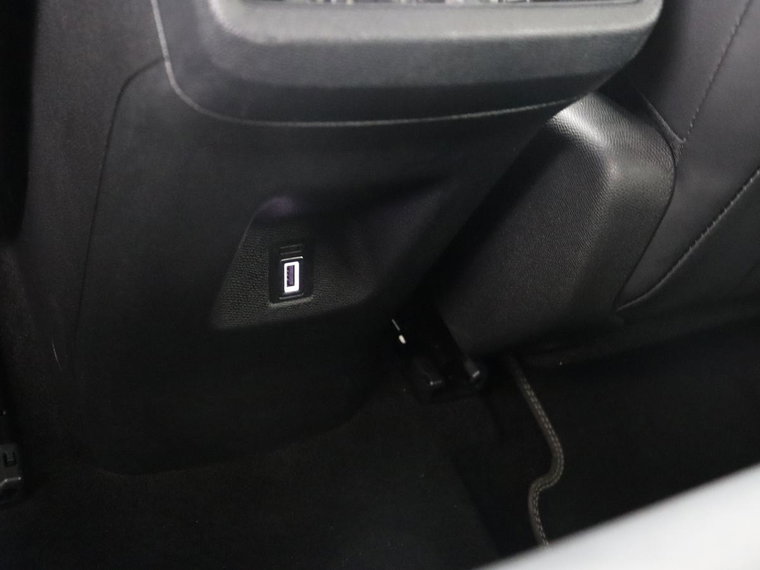 Vehicle Image 28