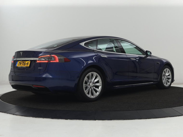 Vehicle Image 38