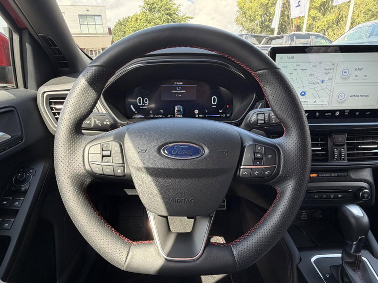 Vehicle Image 25