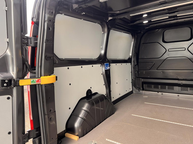 Vehicle Image 15