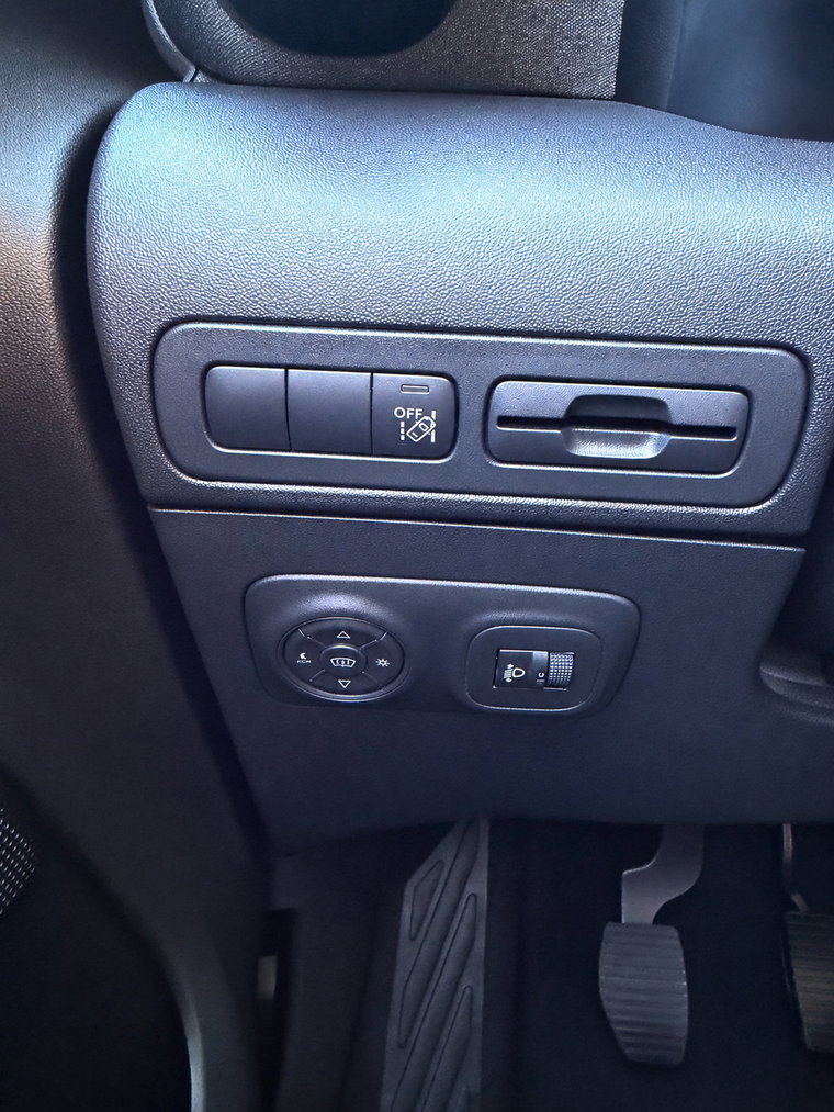 Vehicle Image 43