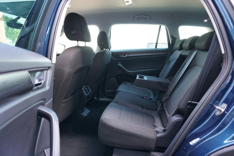 Vehicle Image 19