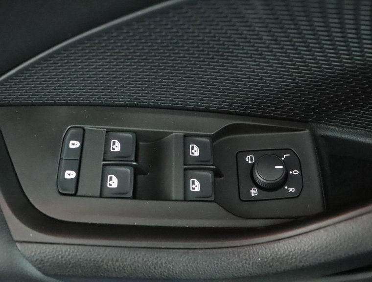 Vehicle Image 40