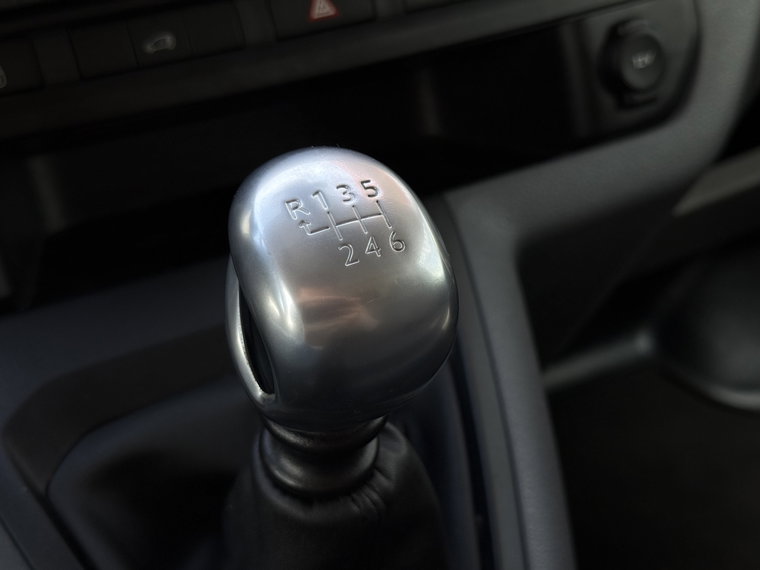 Vehicle Image 28