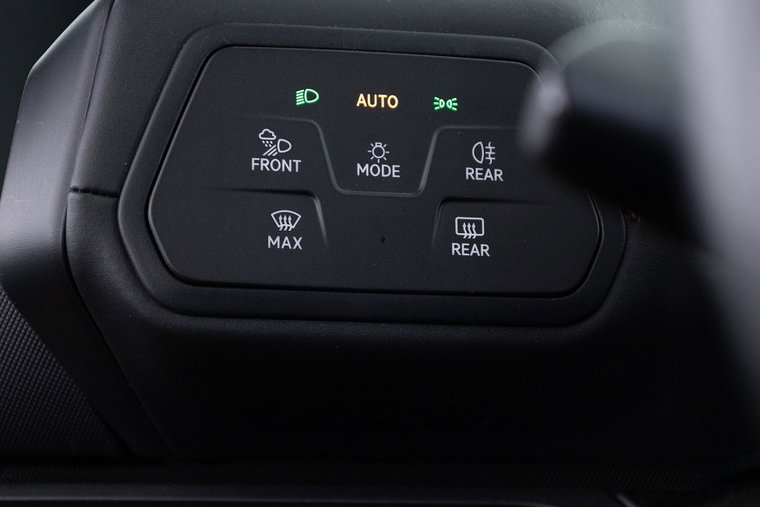 Vehicle Image 17