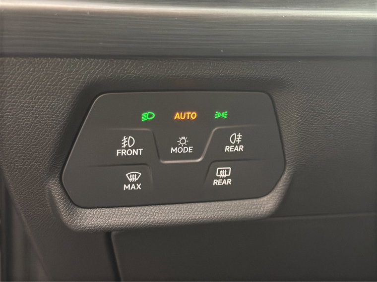 Vehicle Image 26