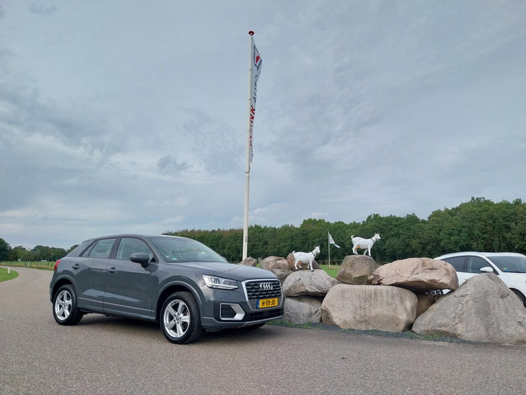 Vehicle Image 6