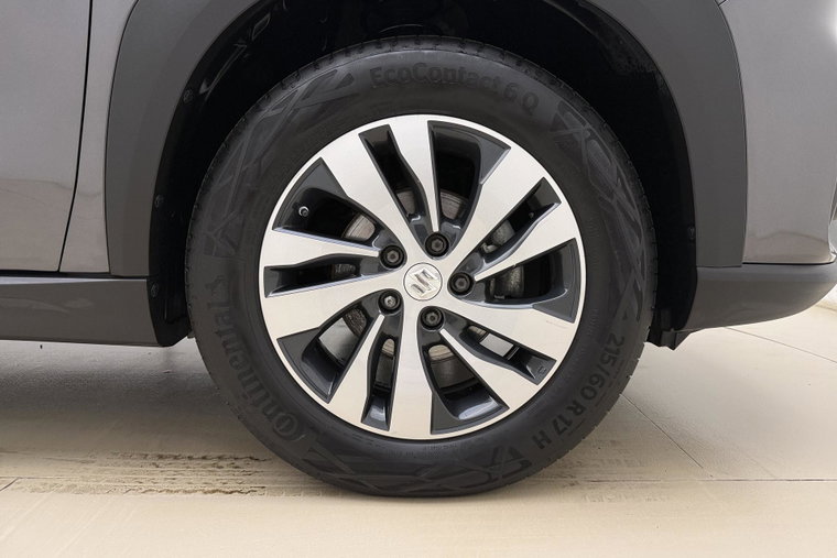 Vehicle Image 13