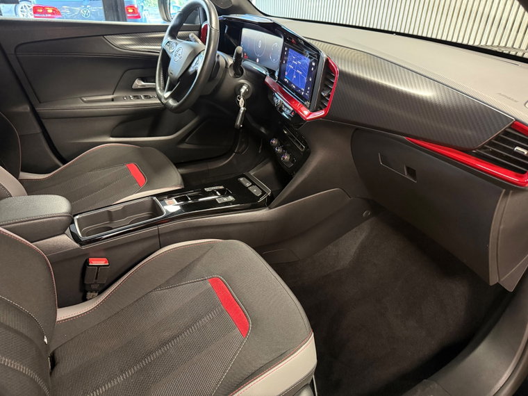 Vehicle Image 12