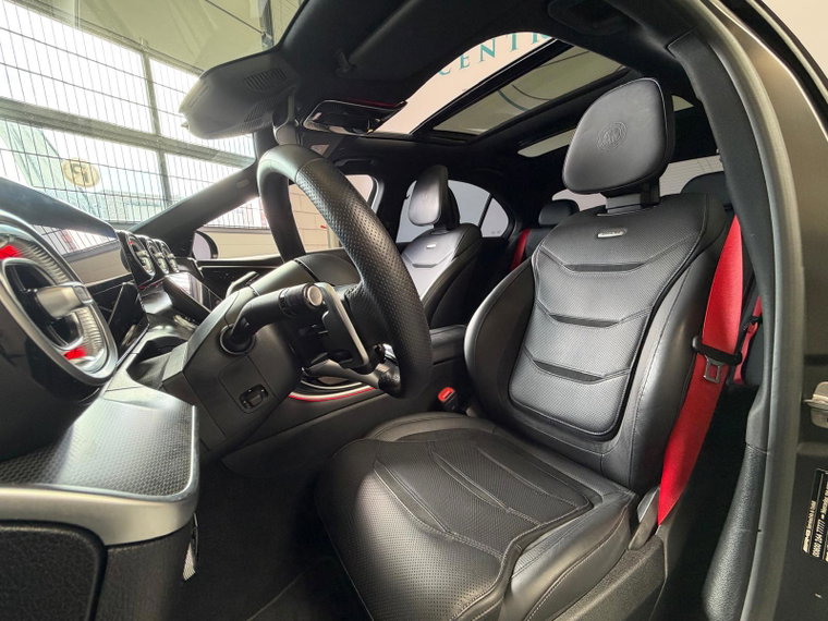 Vehicle Image 32