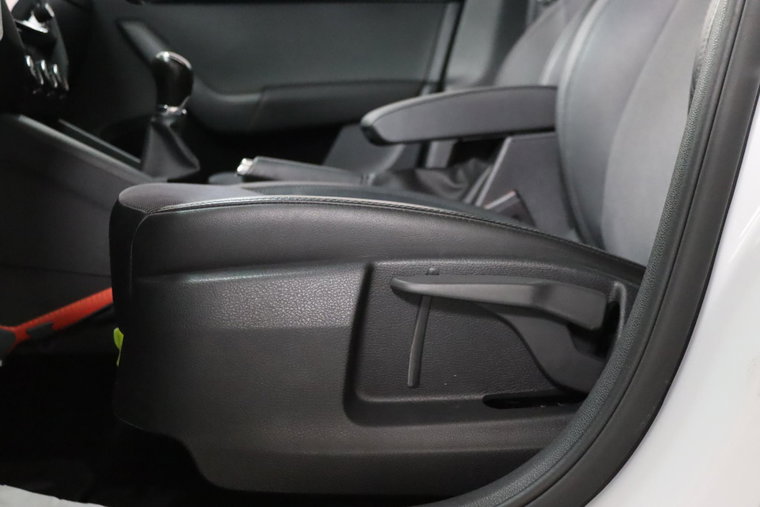 Vehicle Image 23