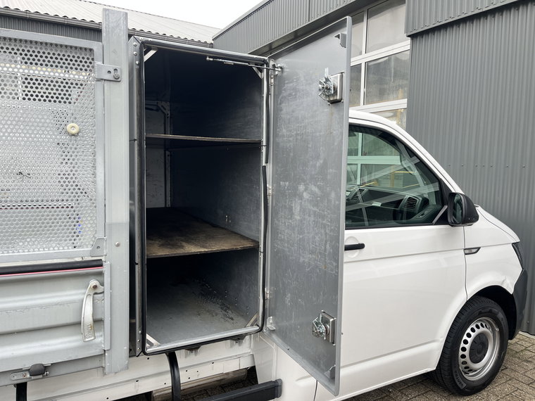 Vehicle Image 32
