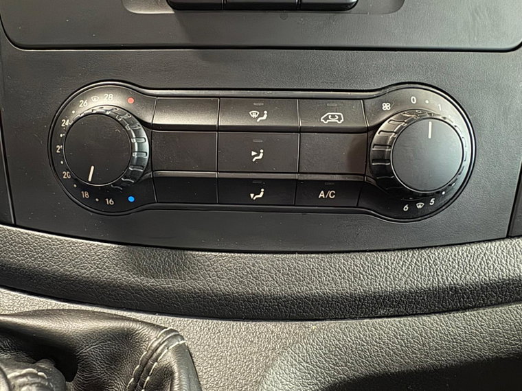 Vehicle Image 28