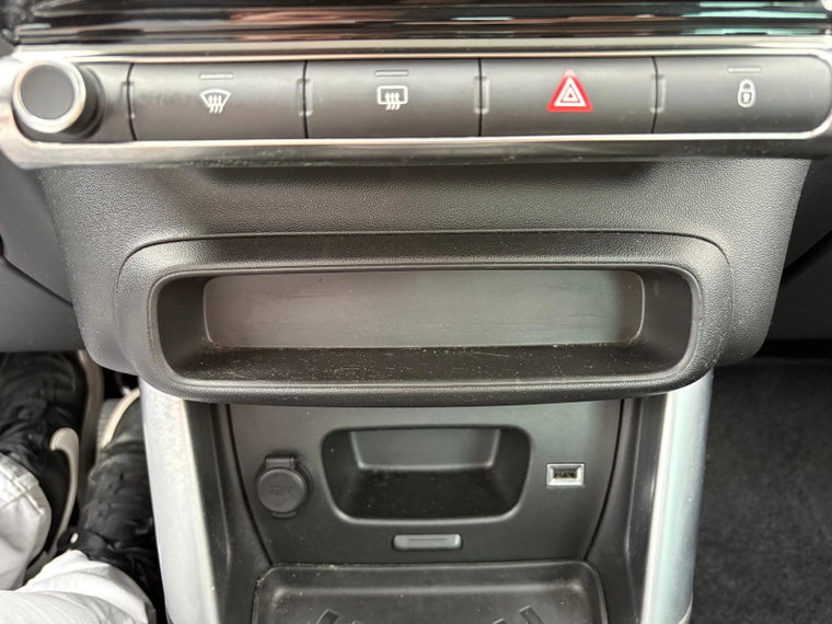 Vehicle Image 26