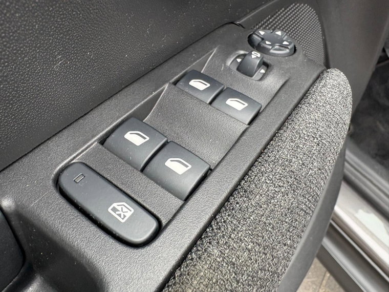 Vehicle Image 27