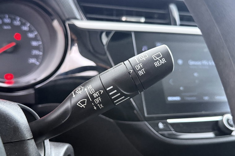Vehicle Image 25