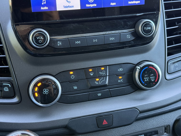 Vehicle Image 29
