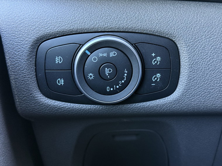 Vehicle Image 32