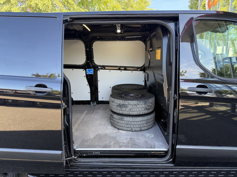 Vehicle Image 35
